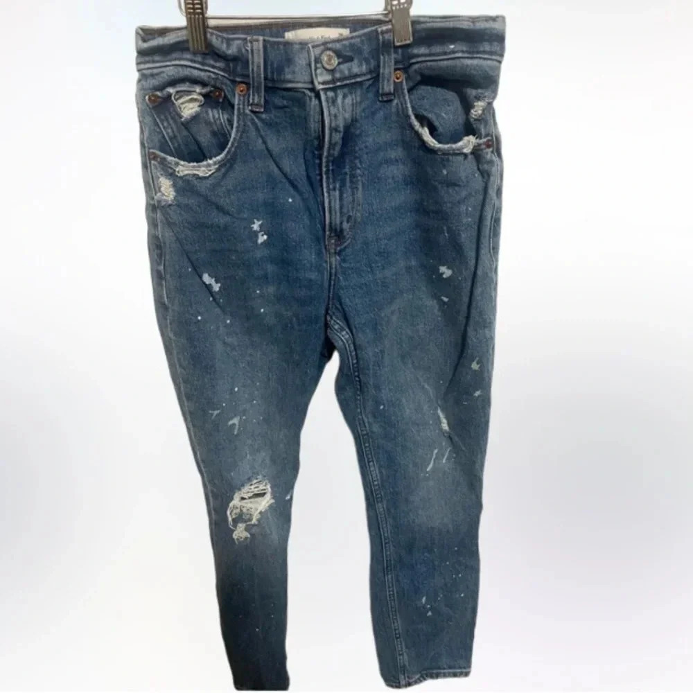 Abercrombie & Fitch high rise mom jeans size 26‎